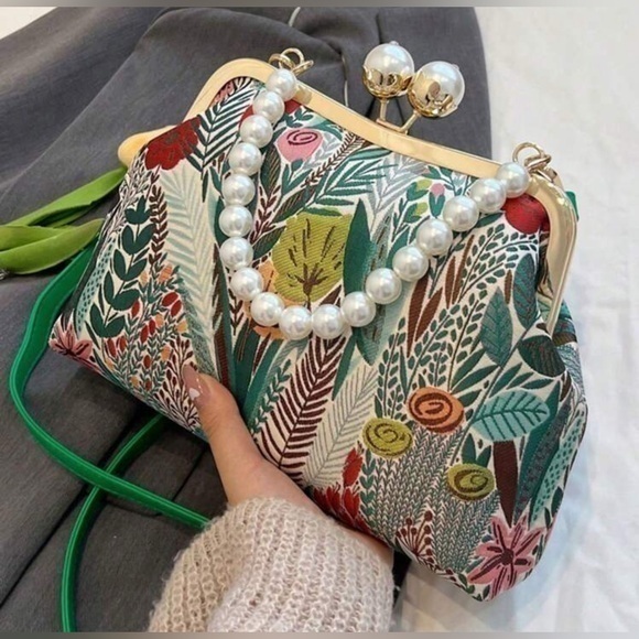 Quiet Luxury Boutique Handbags - ✨NEW✨ Clip-On Chinese Shoulder Crossbody purse Pearl Chain - embroidered floral